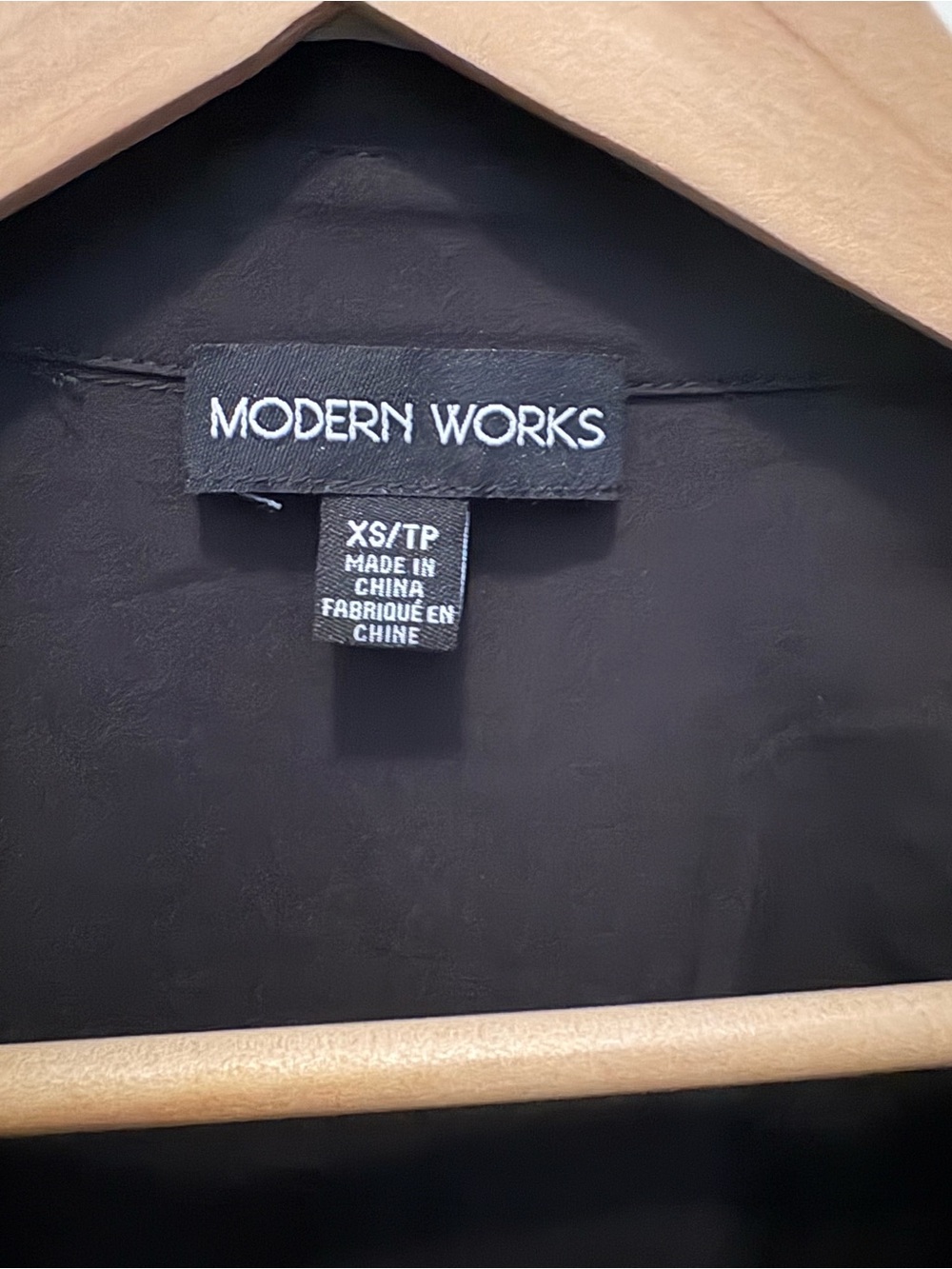 Modern Works Black Ruched Button-Down Shirt - Picture 5 of 5